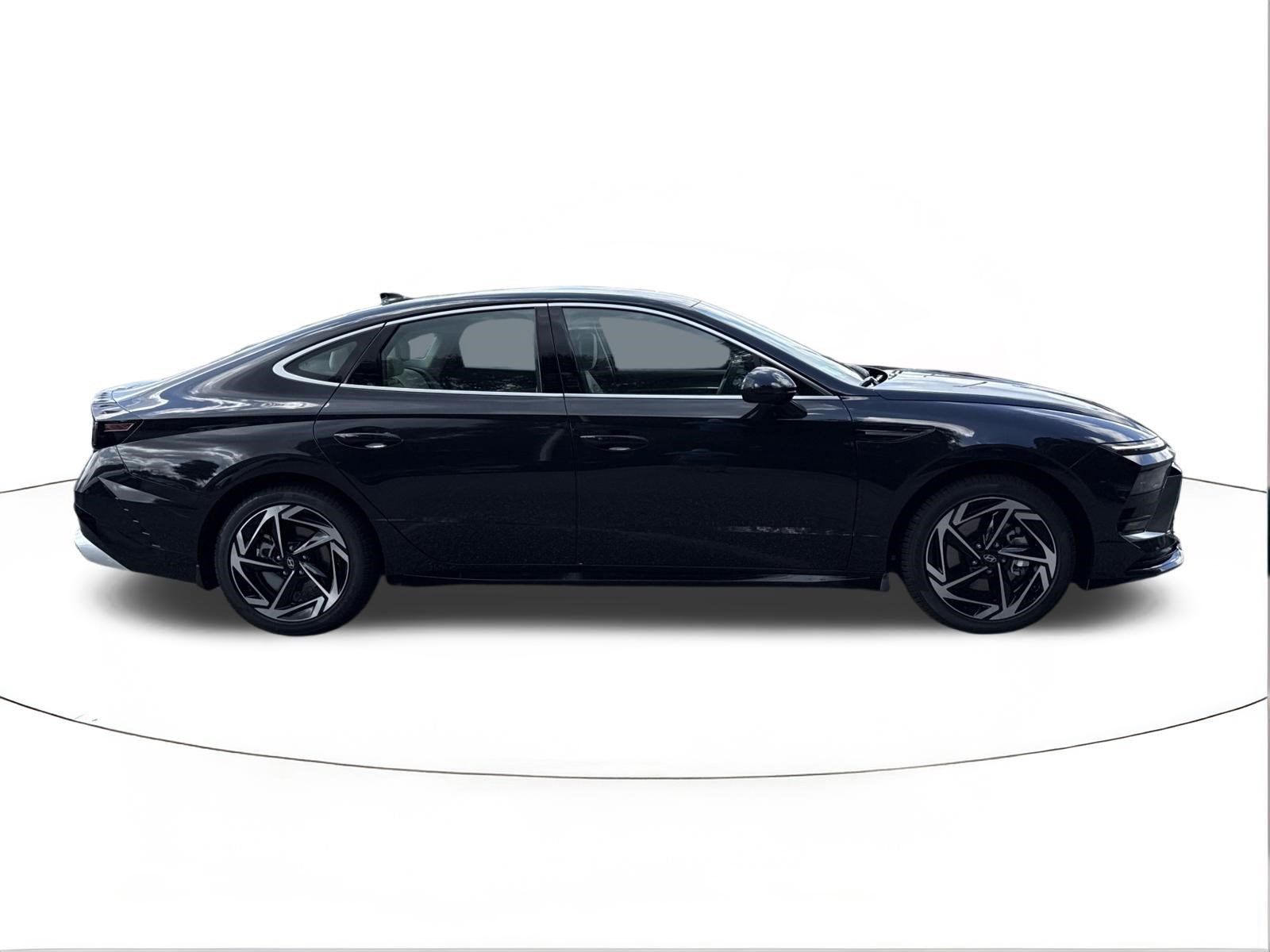 New 2026 Hyundai Sonata SEL FWD image 2