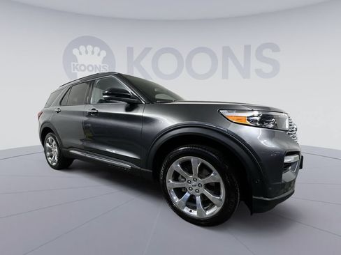 Used 2020 Ford Explorer Platinum w/ Premium Technology Package AWD/4WD image 2