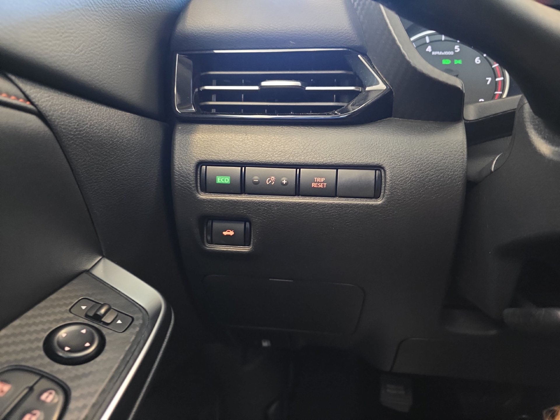 Used 2025 Nissan Sentra SR FWD image 20