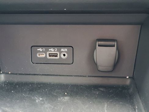 Used 2023 Nissan Sentra SV image 28