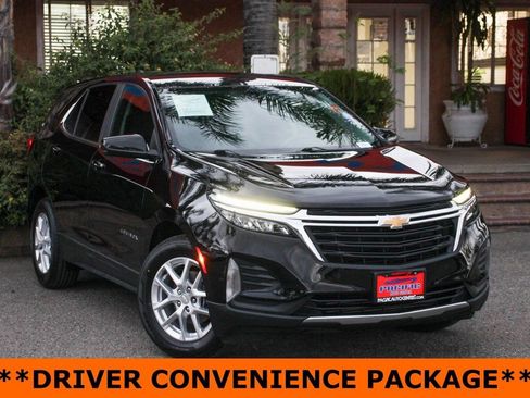 Used 2022 Chevrolet Equinox LT w/ Driver Convenience Package image 2