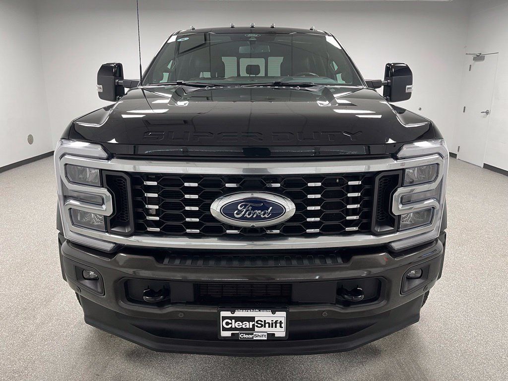 Used 2025 Ford F450 King Ranch AWD/4WD image 3