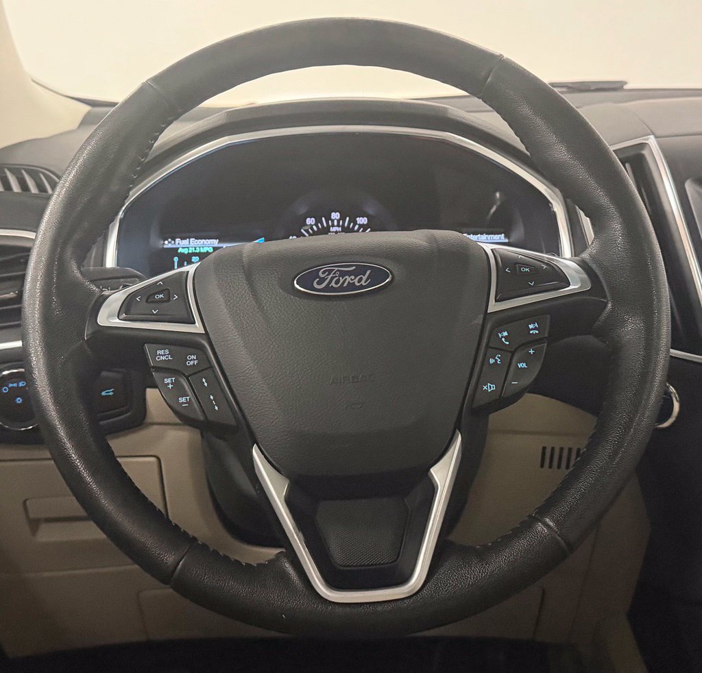 Used 2017 Ford Edge Titanium w/ Equipment Group 302A AWD/4WD image 16