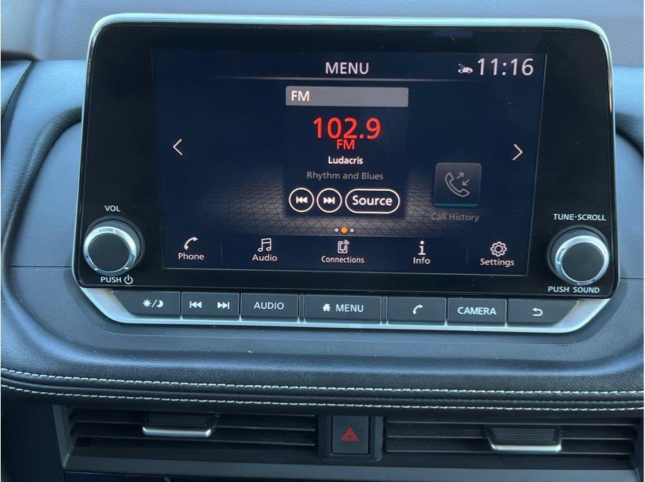Used 2023 Nissan Rogue SV FWD image 14
