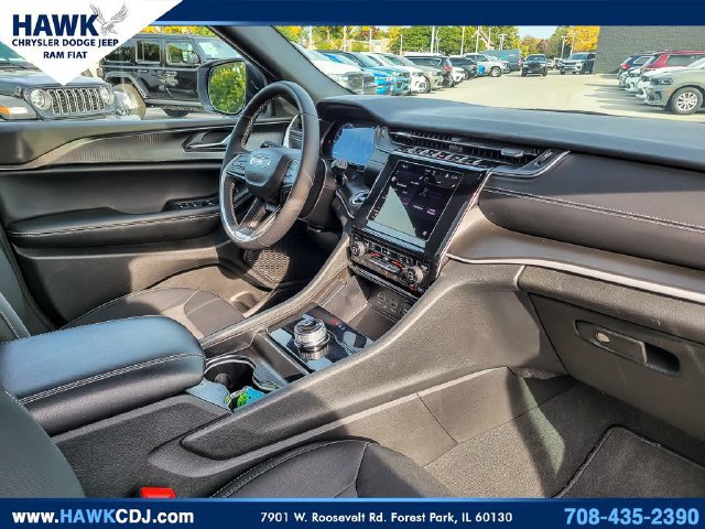 Certified 2025 Jeep Grand Cherokee Laredo X w/ Luxury Tech Group I AWD/4WD image 31