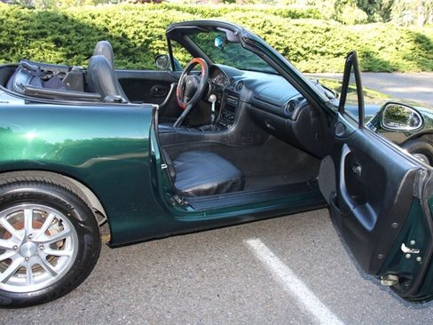 Used 1999 MAZDA MX-5 Miata RWD image 10