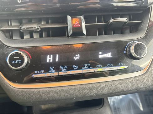 Used 2021 Toyota Corolla LE image 36