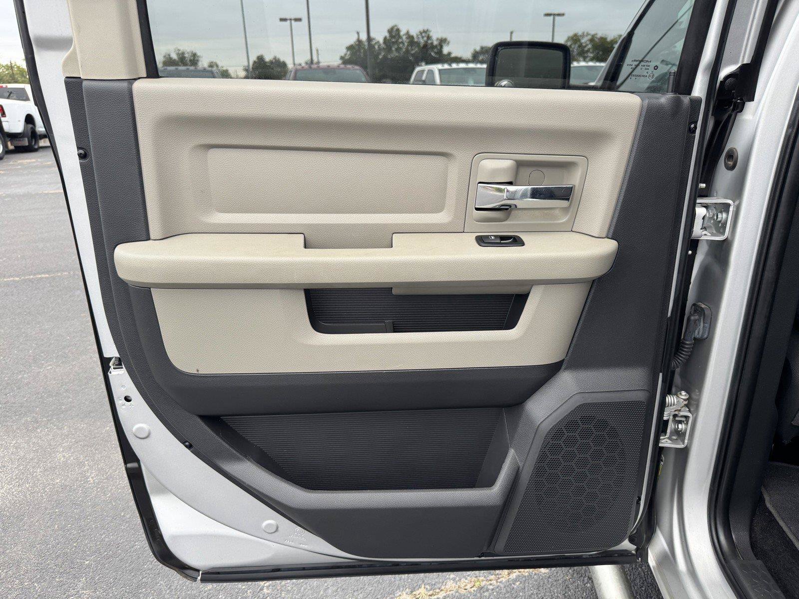 Used 2011 RAM 1500 Classic SLT w/ Luxury Group RWD image 25
