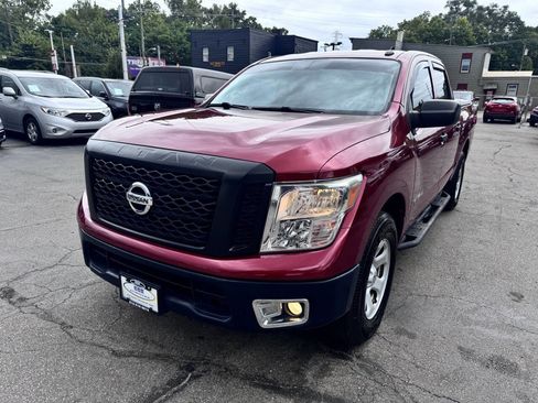 Used 2019 Nissan Titan S w/ S Utility Package image 4