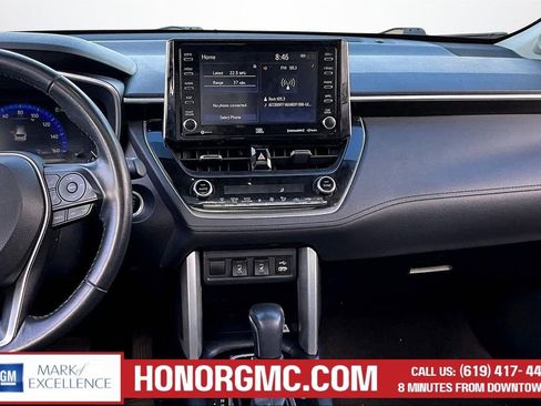 Used 2022 Toyota Corolla Cross XLE w/ Convenience Package image 9