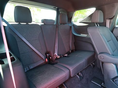 Used 2024 Chevrolet Traverse LT FWD image 30