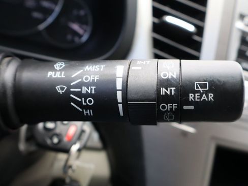 Used 2011 Subaru Outback 2.5i AWD/4WD image 30