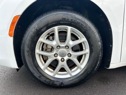 Used 2018 Chrysler Pacifica LX image 19