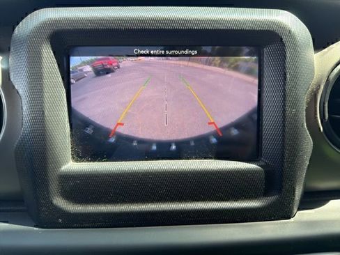 Used 2018 Jeep Wrangler Unlimited Sport S AWD/4WD image 18