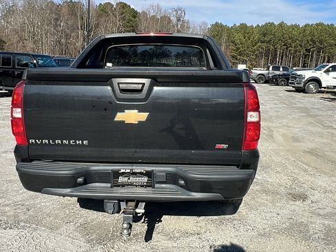 Used 2009 Chevrolet Avalanche LS image 9