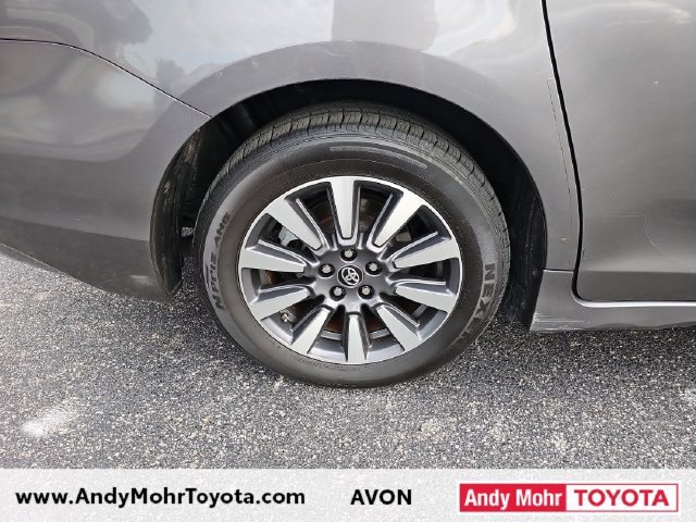 Used 2018 Toyota Sienna Limited FWD image 22