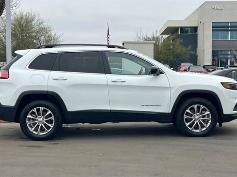 Used 2022 Jeep Cherokee Latitude Lux image 3