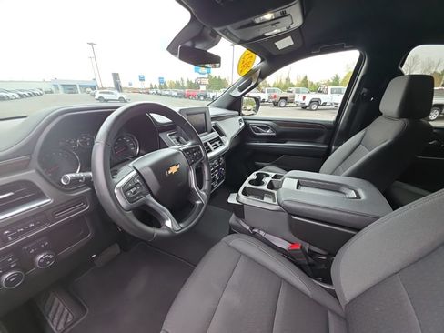Used 2023 Chevrolet Suburban LS AWD/4WD image 17