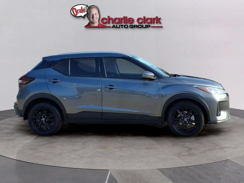 Used 2024 Nissan Kicks SV FWD image 6