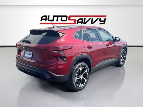 Used 2025 Chevrolet Trax RS FWD image 7