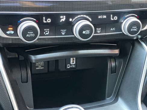 Used 2018 Honda Accord Sport image 19