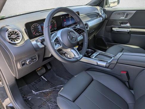 Certified 2025 Mercedes-Benz GLB 250 image 6