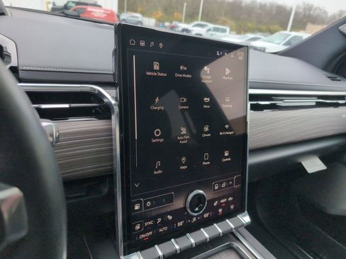 Used 2024 GMC Sierra EV Denali image 22