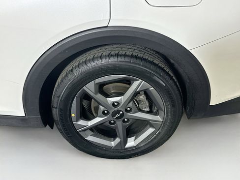 Used 2025 Kia K4 LXS image 11