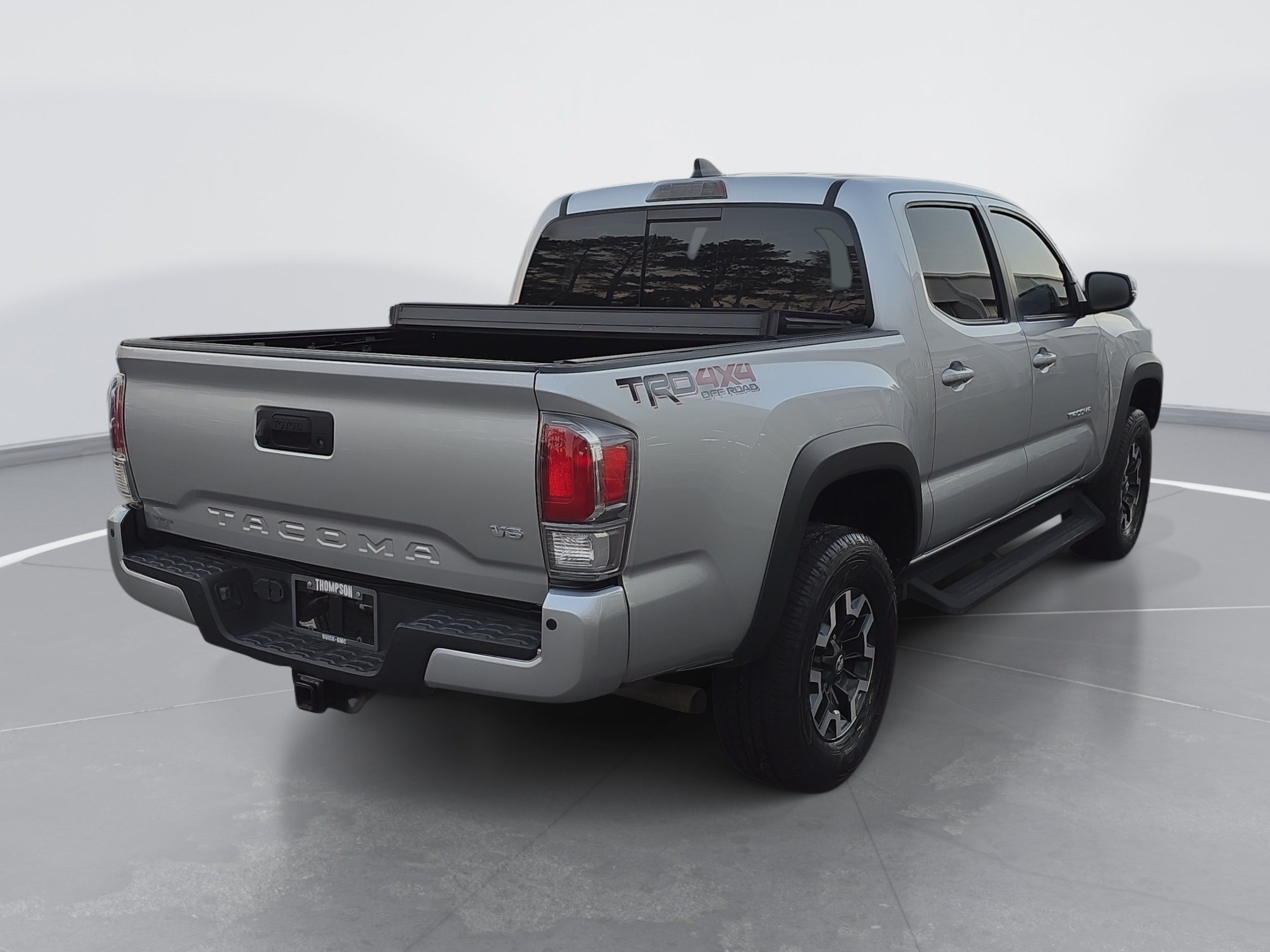 Used 2022 Toyota Tacoma TRD Off-Road w/ TRD Premium Off Road Package AWD/4WD image 3