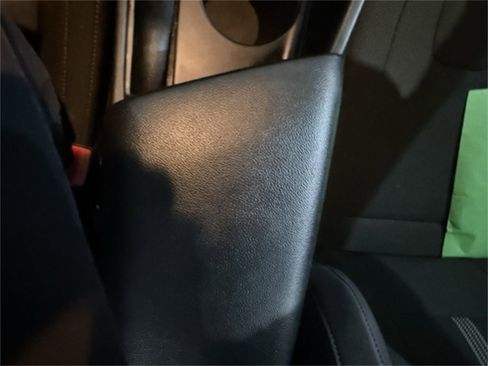 Used 2021 Hyundai Elantra SE image 20