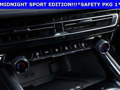 Used 2026 Chevrolet Traverse LT w/ Midnight/Sport Edition image 27