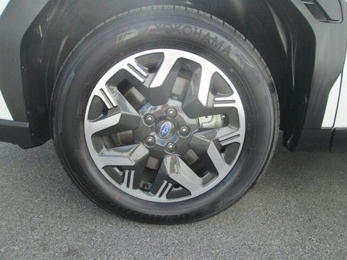 Used 2025 Subaru Forester Premium AWD/4WD image 8