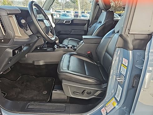 Used 2025 Ford Bronco Outer Banks image 9