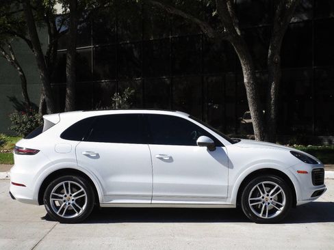 Used 2019 Porsche Cayenne image 3