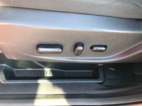 Used 2016 Ford Escape SE w/ Equipment Group 201A image 12