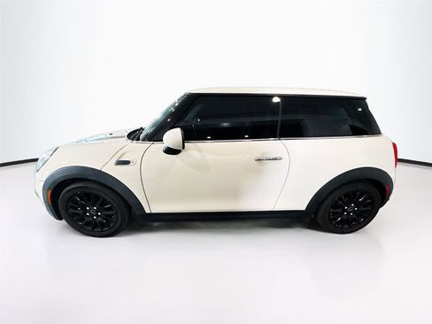 Used 2018 MINI Cooper 2-Door Hardtop image 2