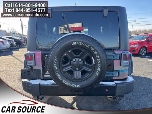Used 2018 Jeep Wrangler Sahara w/ Connectivity Group image 5