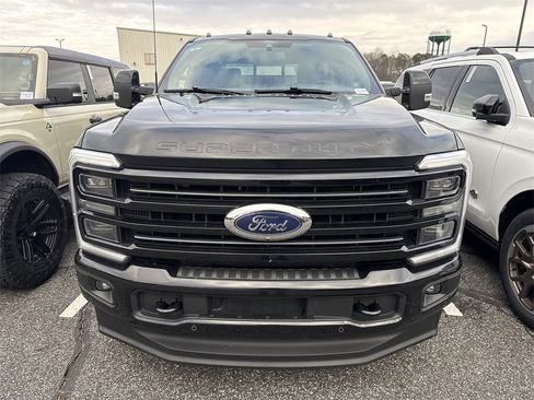 Used 2025 Ford F350 Platinum image 4