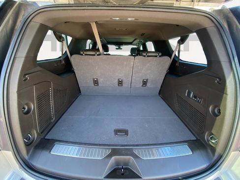 Used 2022 GMC Yukon XL Denali image 12