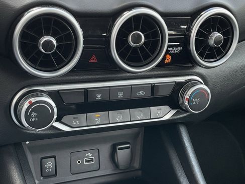 Used 2025 Nissan Sentra S image 29