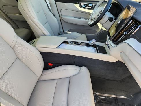 New 2026 Volvo XC60 T8 Ultra w/ Protection Package Premier image 4