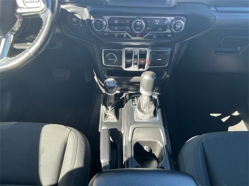 Used 2021 Jeep Wrangler Unlimited Sahara w/ Uconnect 4C Nav & Sound Group image 9