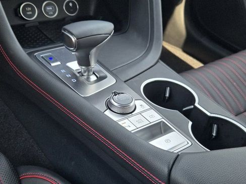 Used 2025 Genesis G70 2.5T w/ Sport Prestige Package image 20