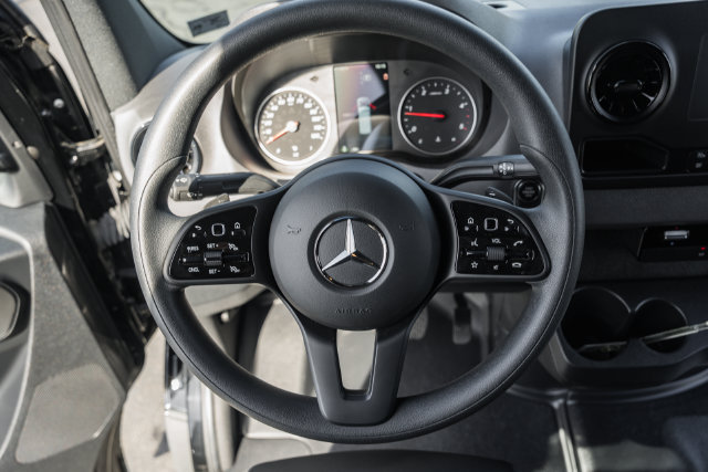 Used 2023 Mercedes-Benz Sprinter 2500 w/ Acoustic Package image 29