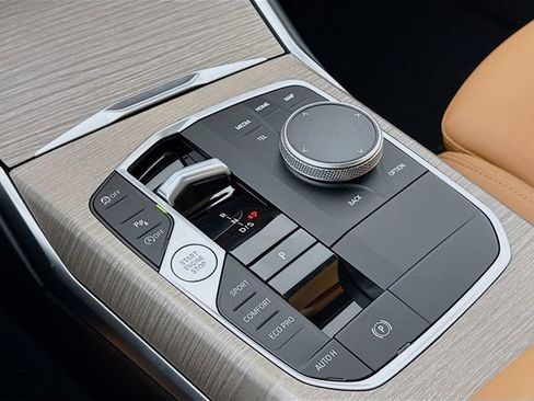 Used 2026 BMW 330i xDrive Sedan w/ Premium Package image 17