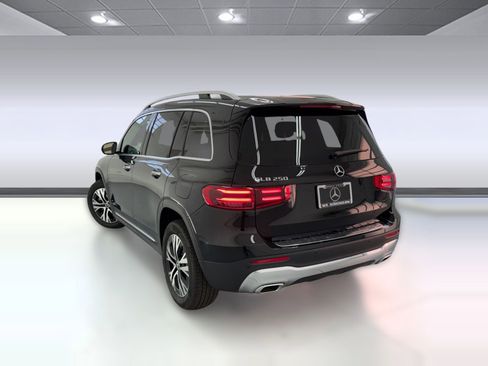 New 2026 Mercedes-Benz GLB 250 image 2