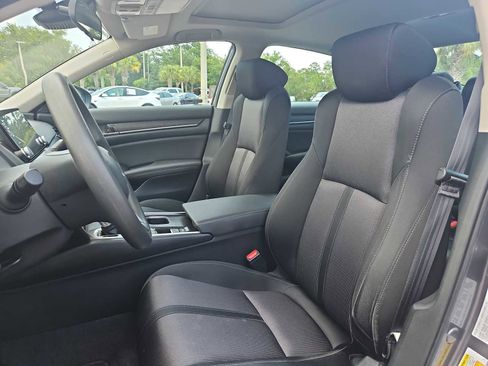 Used 2020 Honda Accord EX image 13