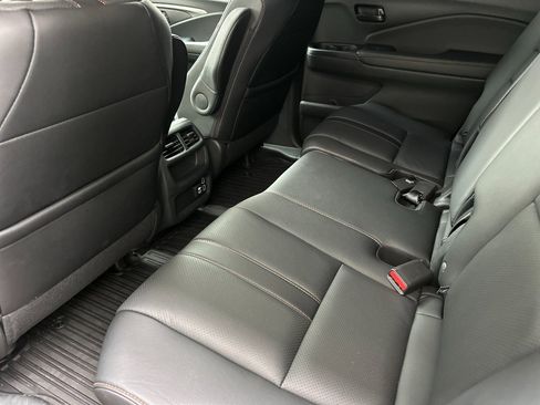 Used 2023 Honda Passport TrailSport image 13