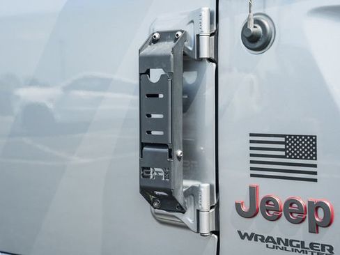 Used 2018 Jeep Wrangler Unlimited Rubicon w/ Steel Bumper Group AWD/4WD image 43