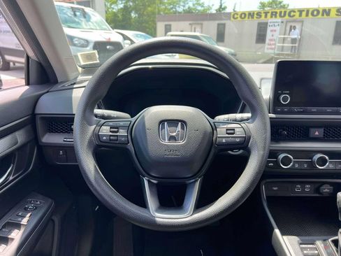 Used 2023 Honda CR-V EX image 15